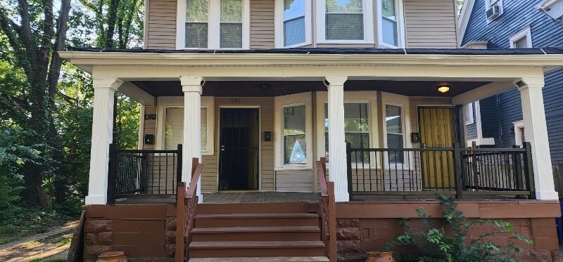 Building Photo - 1380 E 85th St