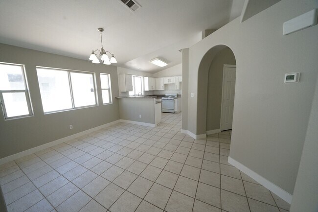 Building Photo - SHOWINGS AVAILABLE NOW