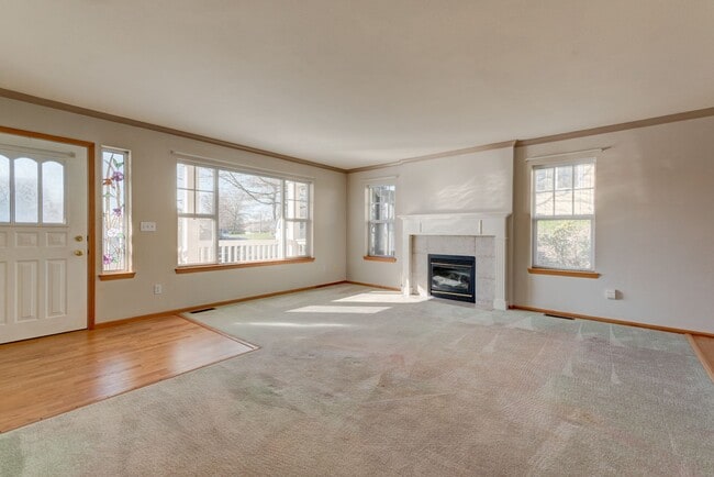 Building Photo - Single Level 3 Bed 2 Bath Home