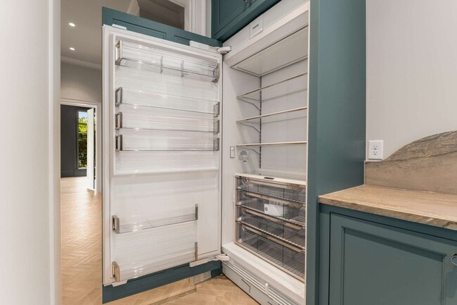 Building Photo - 8115 Devens Dr