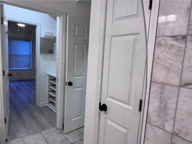 Building Photo - 955 Juniper St NE