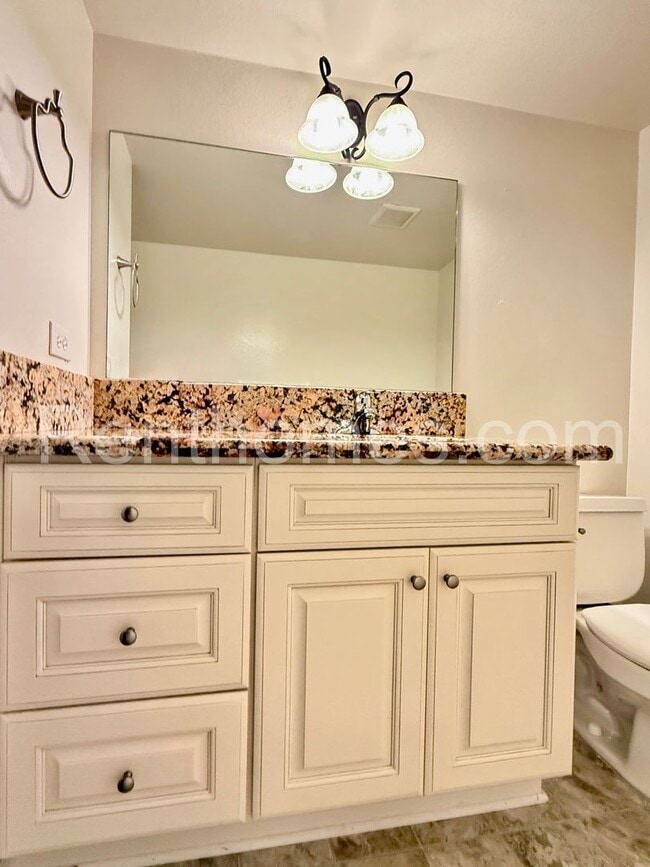 Building Photo - 13534 Longfellow Ln