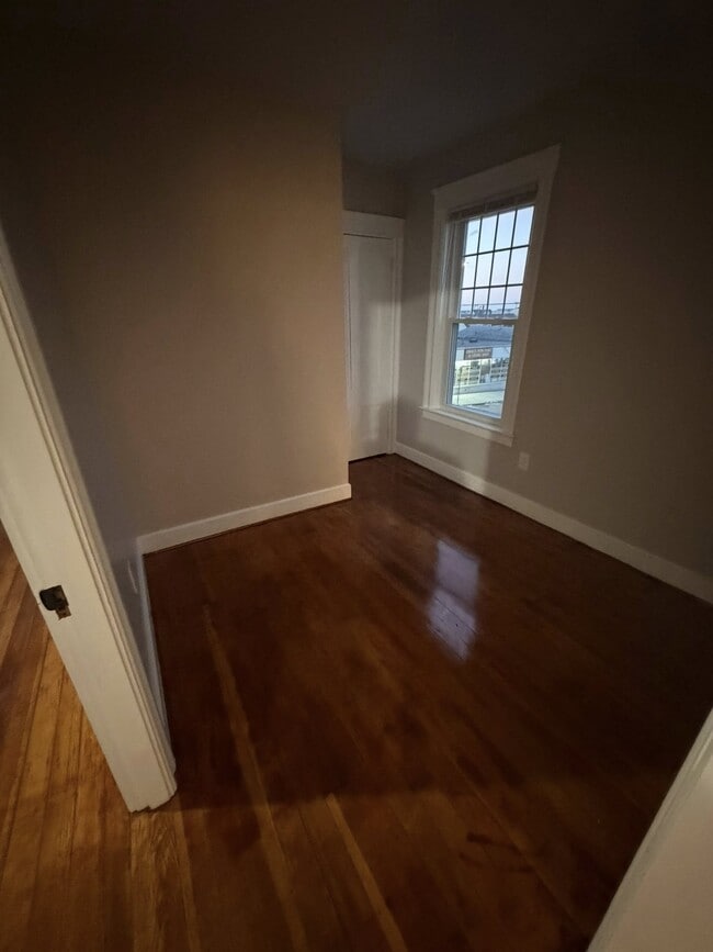 Building Photo - 936 S Main St