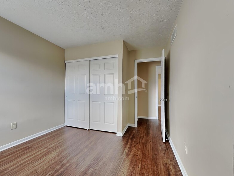 Building Photo - 30 Sandpiper Ct
