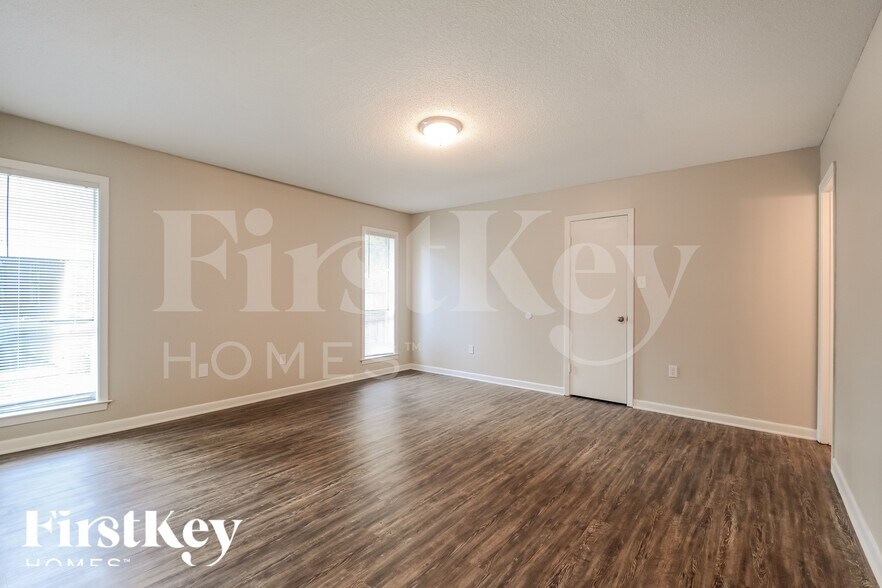 Building Photo - 6030 Elk Grove Rd