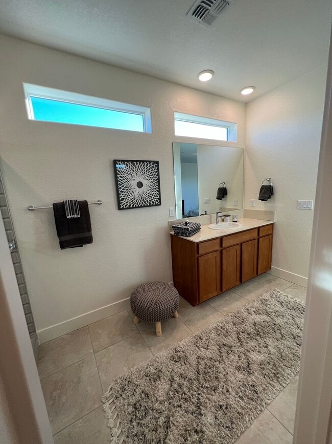 Building Photo - GATED - NO YARD TO MAINTAIN - BUILDERS MOD...