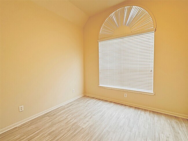 Building Photo - 13306 Southpoint Ln