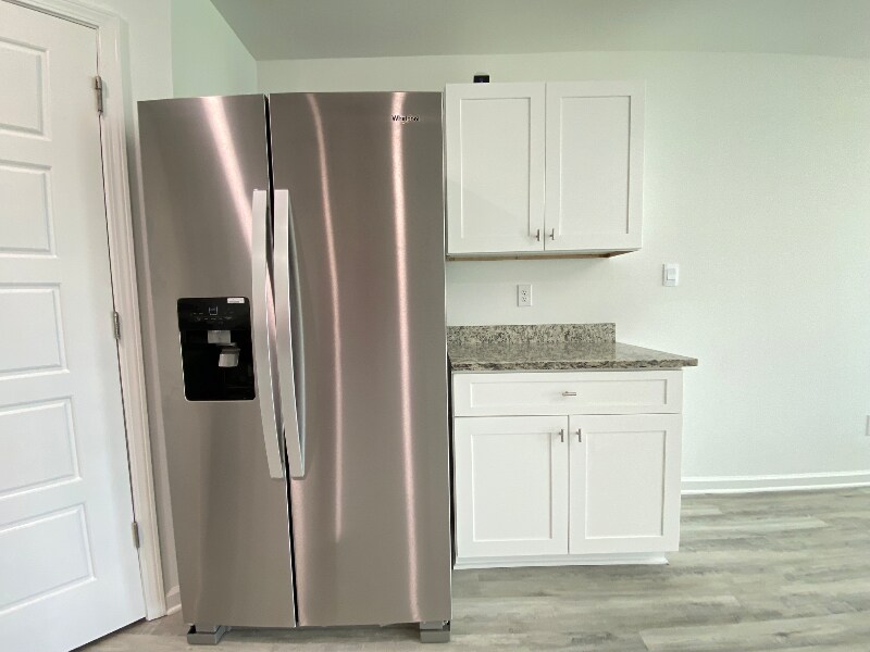 Building Photo - 16213 Loussier Dr