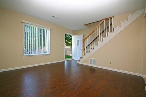 Building Photo - Southview Plaza Townhomes
