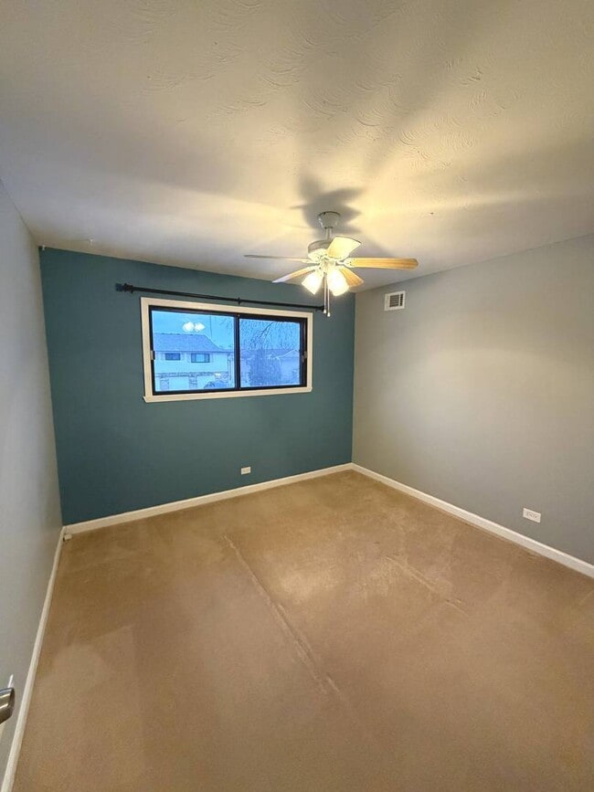 Building Photo - 824 Dighton Ln