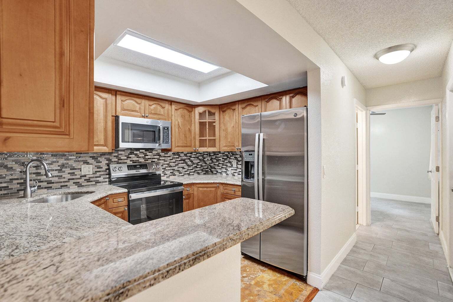 Building Photo - 4260 Village Dr