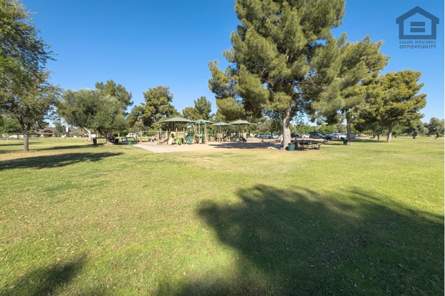 Building Photo - 2Bed/2Bath House at Van Buren St/27th Ave! Move-In Ready on 10/15/2026! – NO HOA! RV GATE!