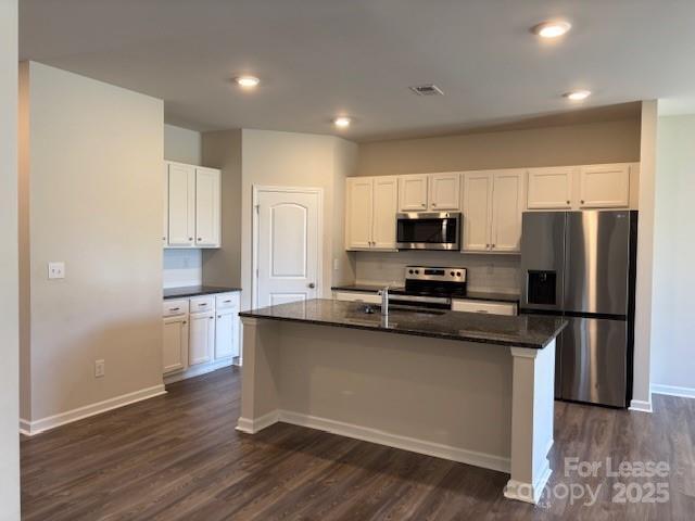 Building Photo - 7136 Maple Run Cir