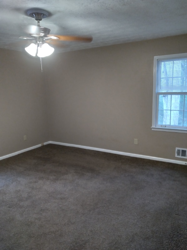 Building Photo - 3780 Dora Dr SE