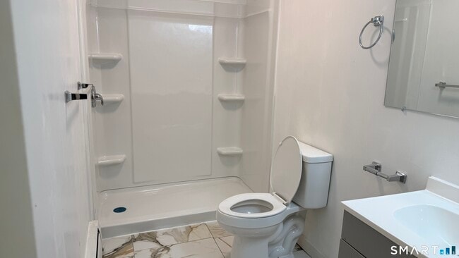 Building Photo - 122 Clark St