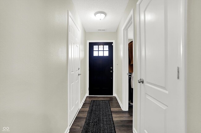 Building Photo - 5549 Wild Horse Dr