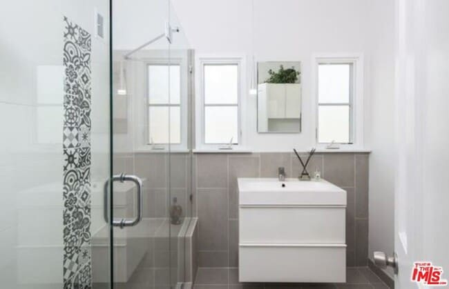 Building Photo - 9373 W Olympic Blvd