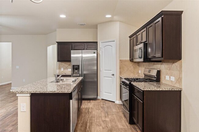 Building Photo - 10625 Menominee Falls Ln