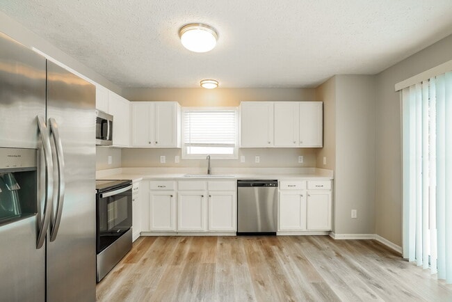 Building Photo - 5776 Chase Run