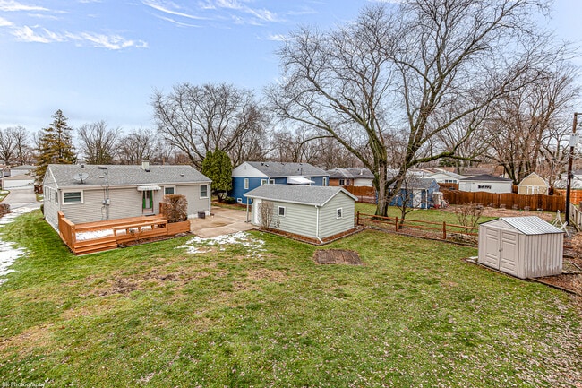 Building Photo - 6645 Riverside Dr