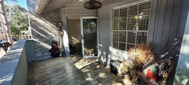 Building Photo - 9700 Leawood Blvd