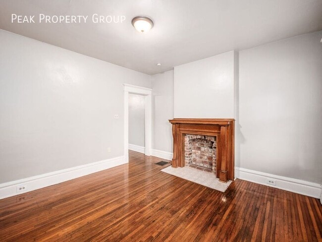 Building Photo - 1502 Summit St