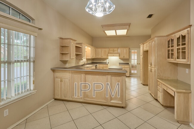 Building Photo - 1309 Summerfield Ln