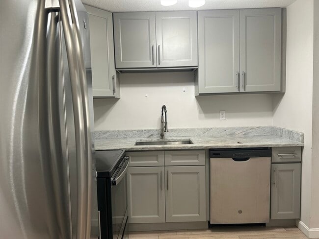 Building Photo - 380A Great Rd