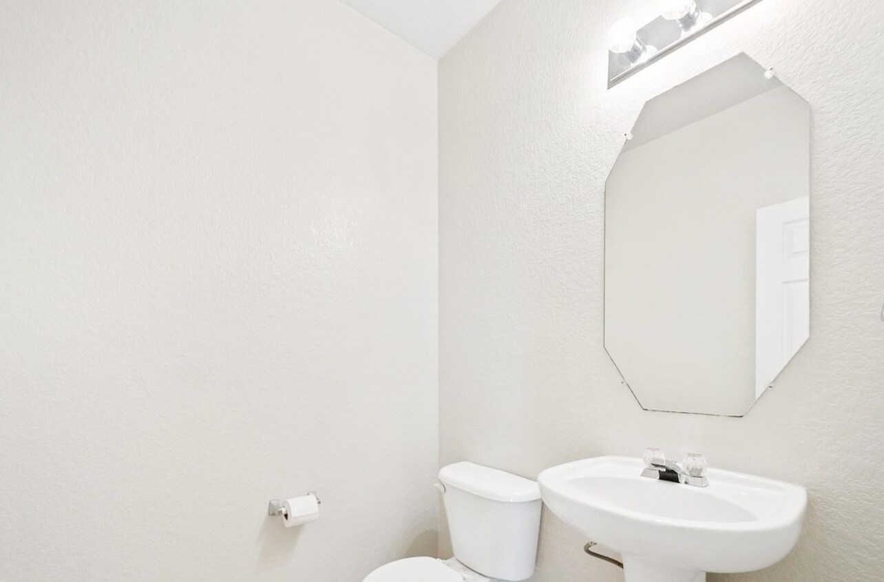 Building Photo - 11705 Pinyon Pine Dr