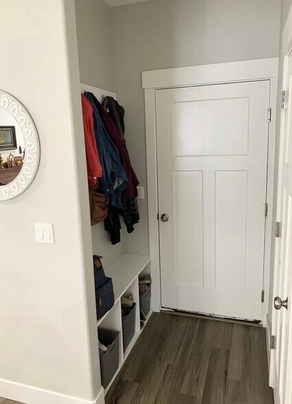 Building Photo - 1999 E Abbey Way