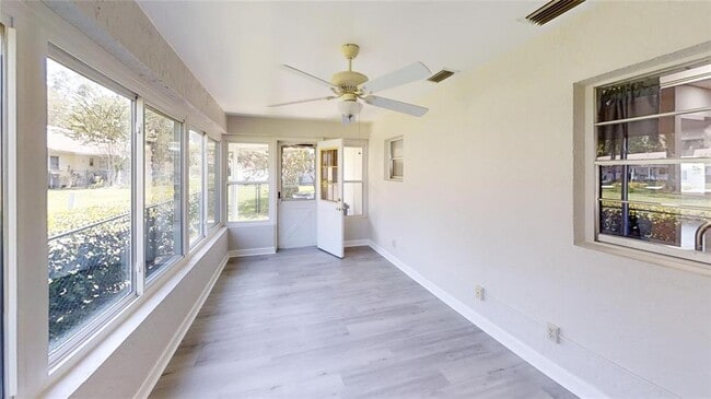 Building Photo - 8883 SW 94 Ln