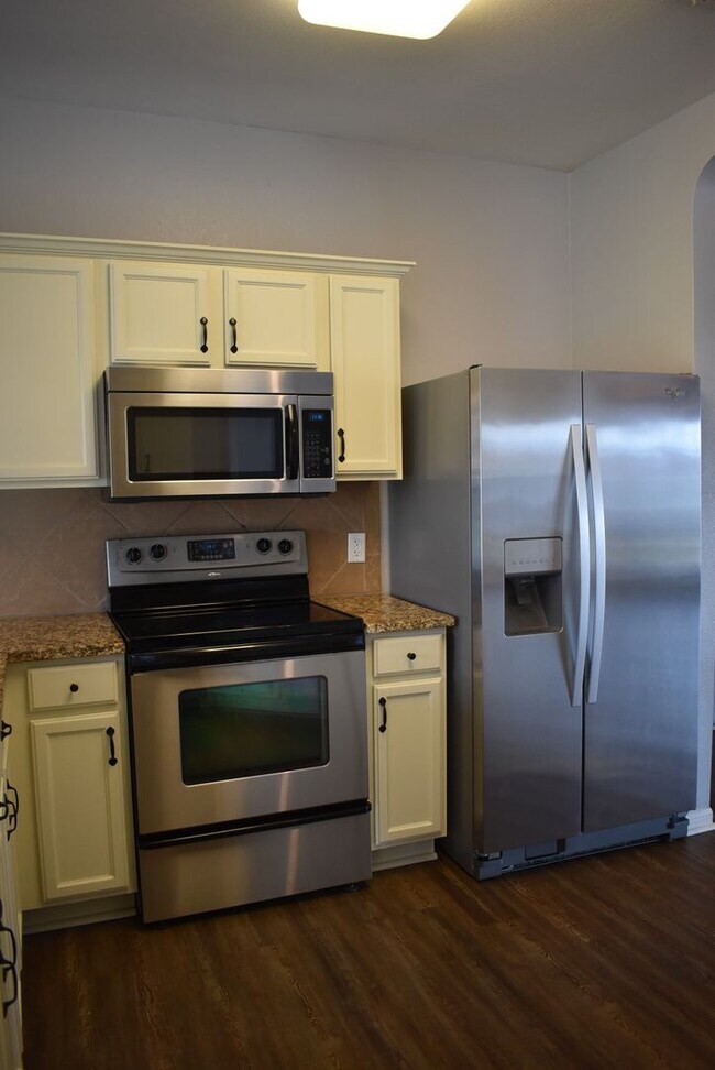 Building Photo - 509 Lakota Ln