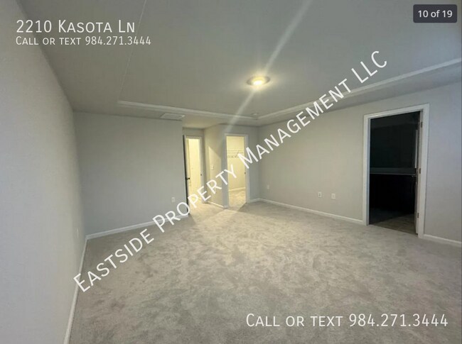 Building Photo - 2210 Kasota Ln