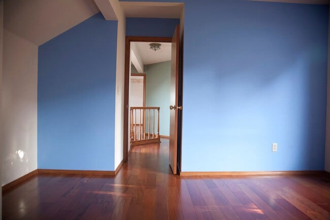 Building Photo - Gorgeous Beaverton home available with att...