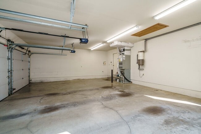 Building Photo - Beautifully Landscaped 1/4 acre with Well ...