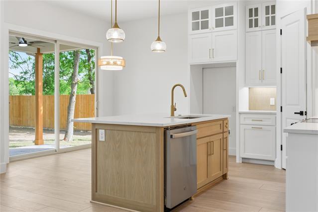 Building Photo - 200 Dover Dr