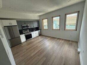 Building Photo - 1308-10 N. Front