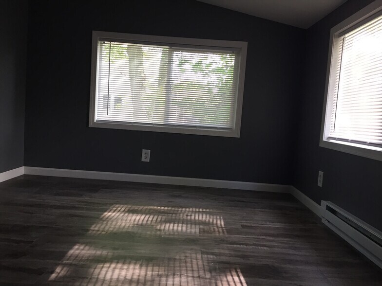 Master Bedroom - 836 Evergreen St