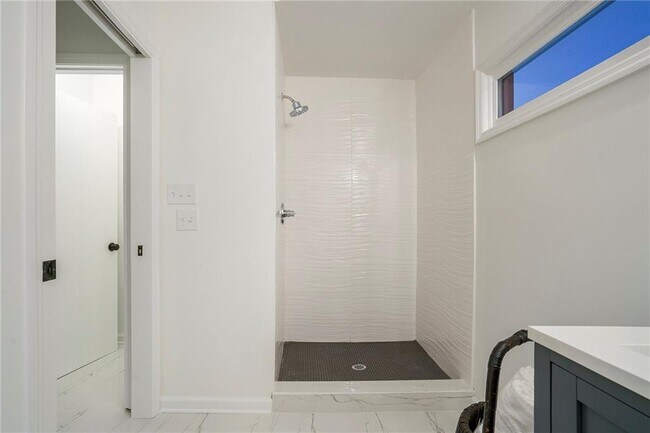 Building Photo - 436 Grady Pl