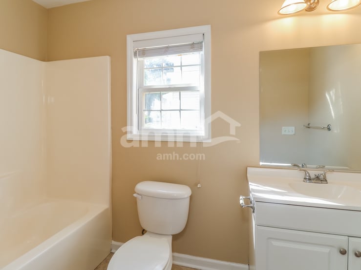 Building Photo - 61 Wintergreen Dr