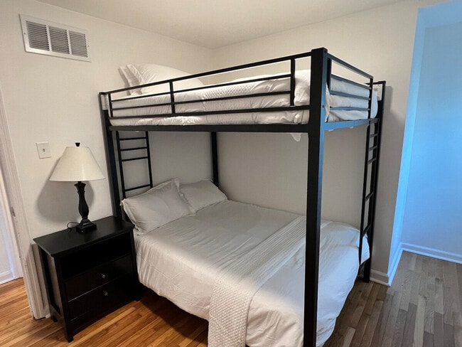 Building Photo - 9429 Harold Dr