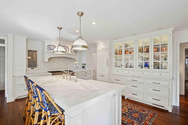 Building Photo - 5969 N Shore Dr