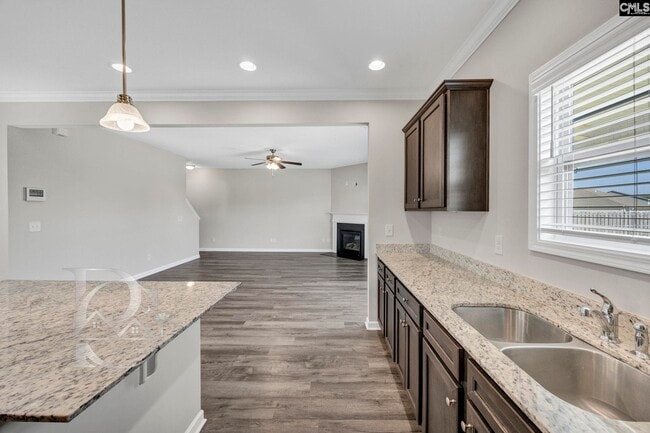 Building Photo - 9 Spinney Ct