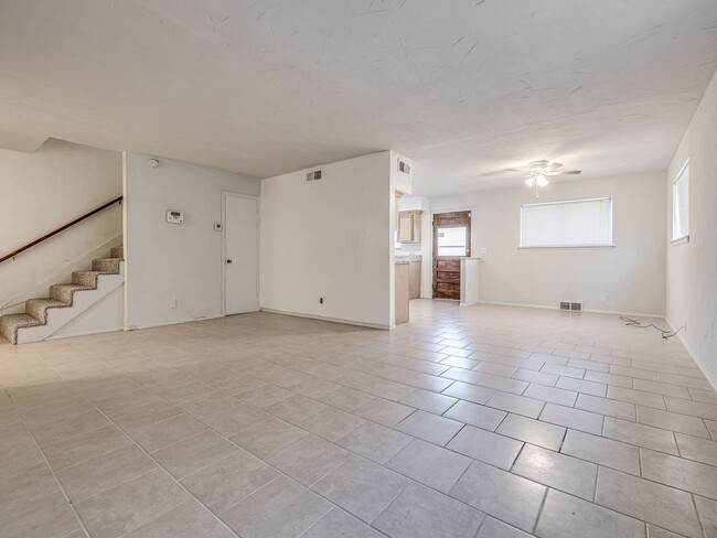 Building Photo - Updated in NE OKC for rent! Minutes to Broadway Extension/235 and Downtown!