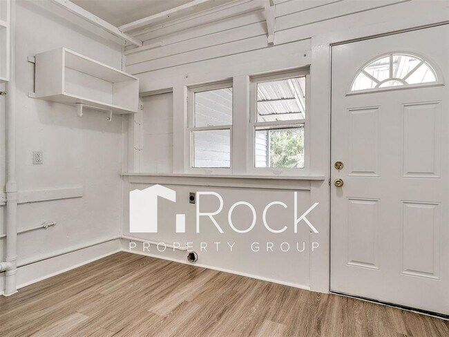 Building Photo - Remodeled 3 Bedroom Bungalow in OKC's Plaza District *Half Off 1st Month's Rent*