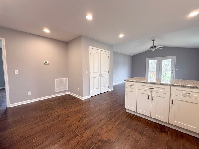 Building Photo - 3-Bedroom Home with Garage and Large Deck in Baxter