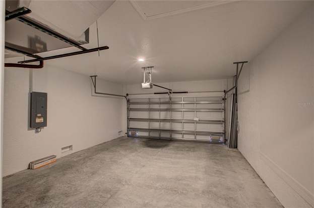 Building Photo - 129 Glades Dr