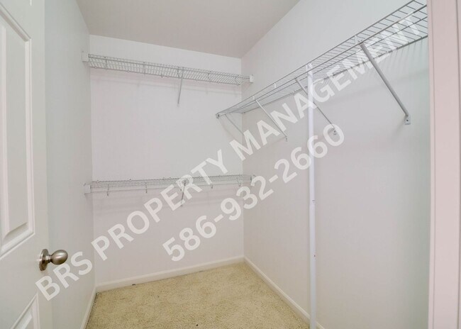 Building Photo - 2-bedroom 2 bath condo in Shelby Township