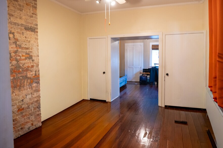 Building Photo - 1116 Mandeville St