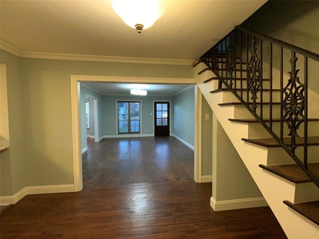 Building Photo - 4902 W Mockingbird Ln